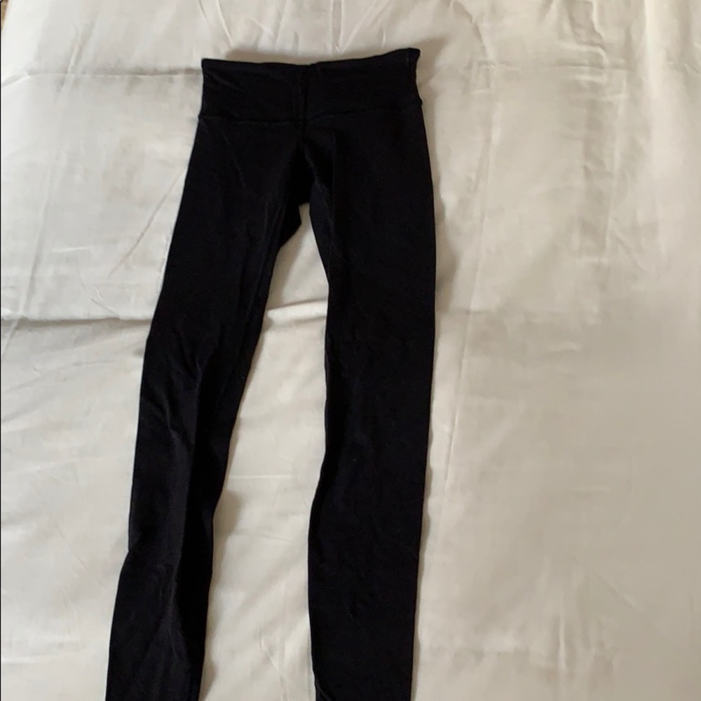 Black lululemon leggings